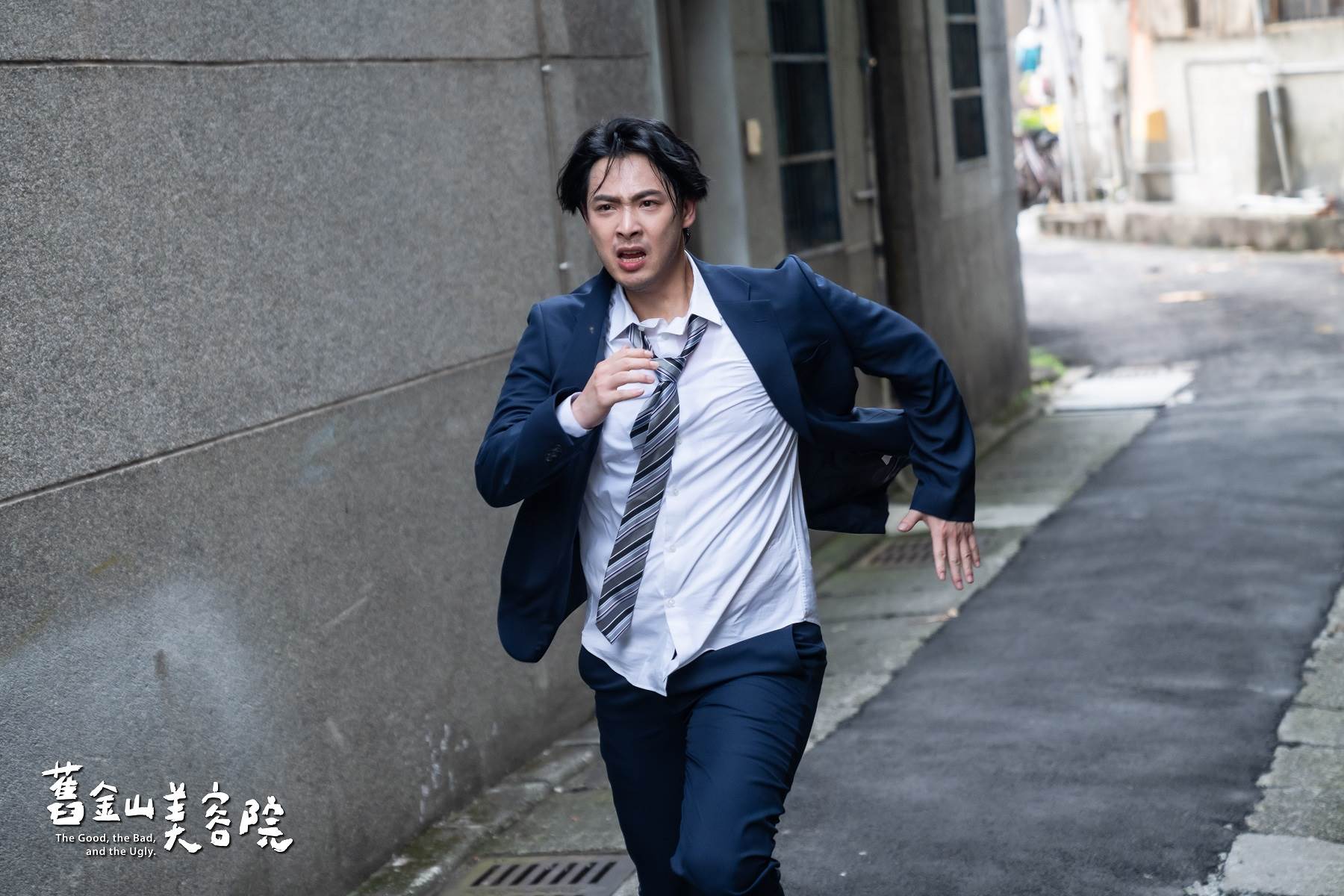 連晨翔收到母親送醫的消息急忙跑回家。（圖／TVBS提供）