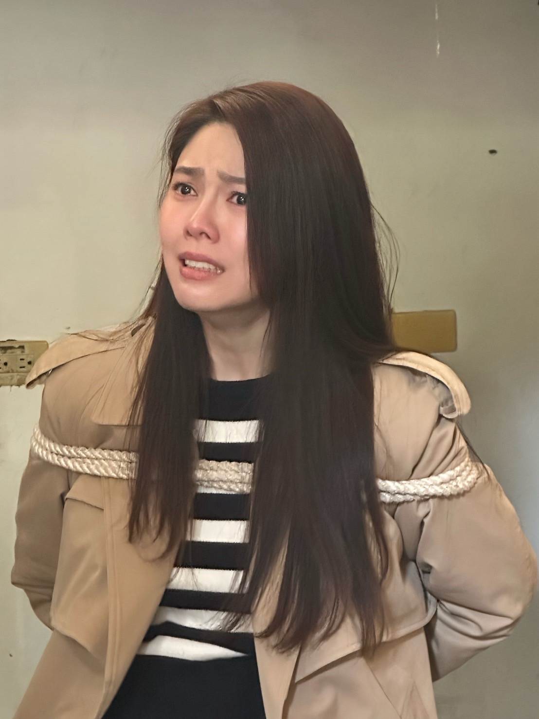 白家綺才剛加入《好運來》劇組，就先吞下一記「皮肉痛」的震撼教育。（圖／民視提供）