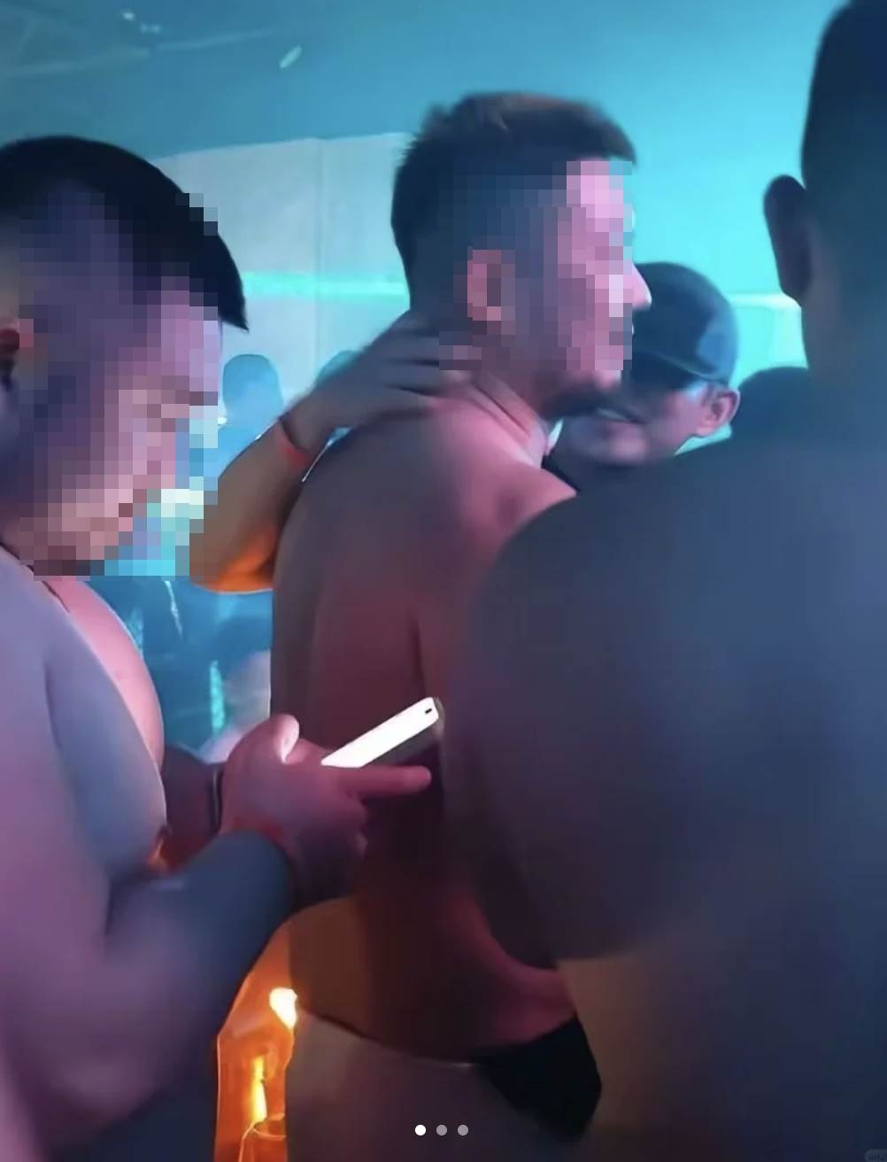 劉亞仁戴著帽子但仍被認出。（圖／翻攝自小紅書）