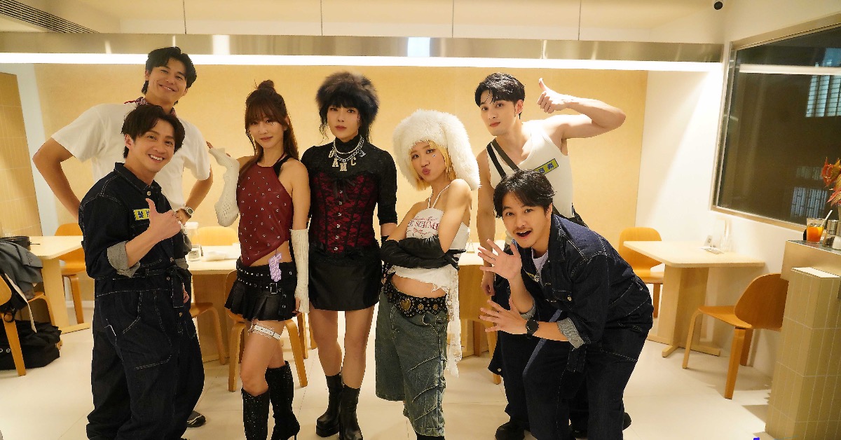 唐綺陽(中)換上酷辣短裙的女團造型獲得熱烈回響。(圖／TVBS提供)