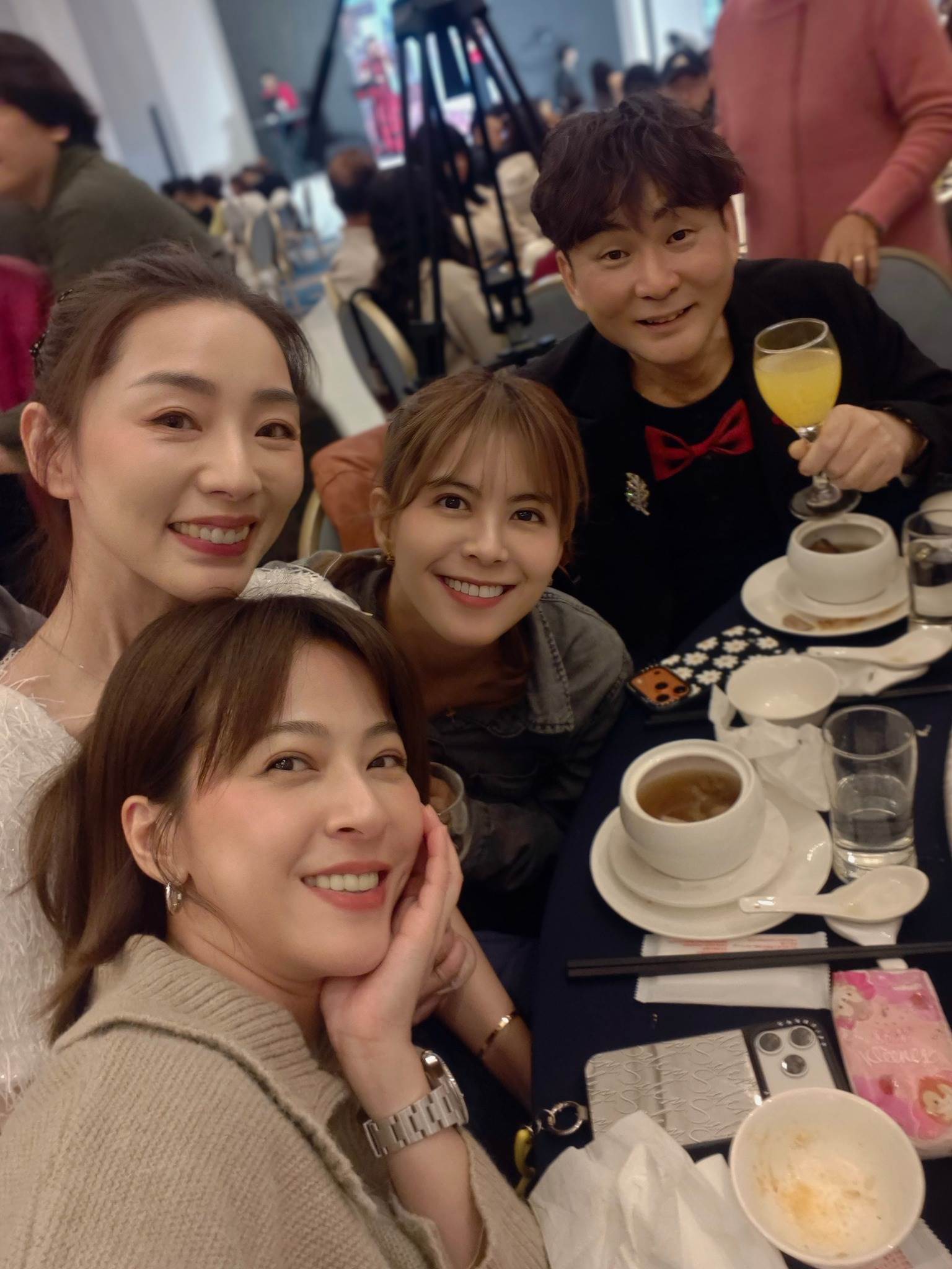 洪毛與蘇晏霈、林柏妤、賴芊合合體。（圖／翻攝自蘇晏霈臉書）