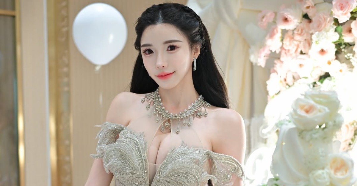 馬來西亞DJ女神藍星蕾，近日迎來29歲生日。（圖／翻攝自IG@amberna_official）