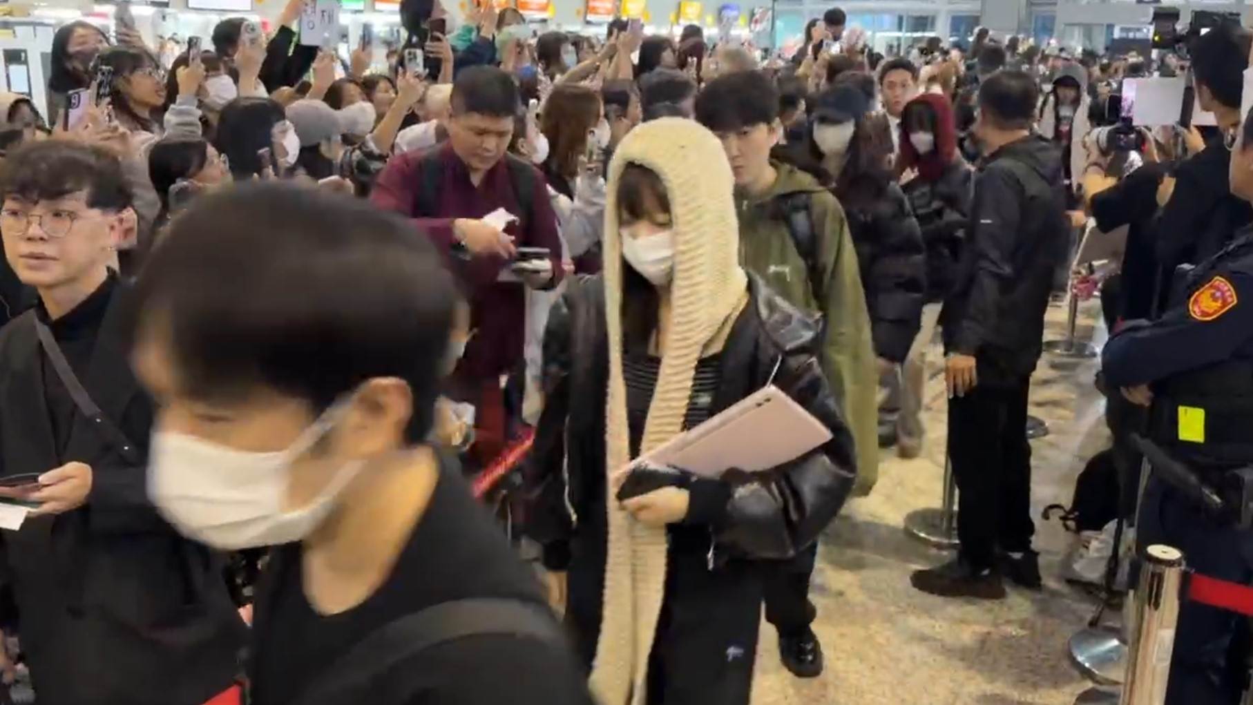 女團LE SSERAFIM。（圖／東森新聞）