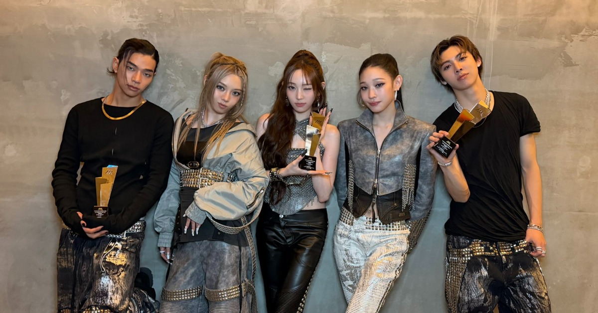 新人團體ALLDAY PROJECT得獎感言引發小粉紅不滿。（圖／翻攝自ALLDAY PROJECT X）