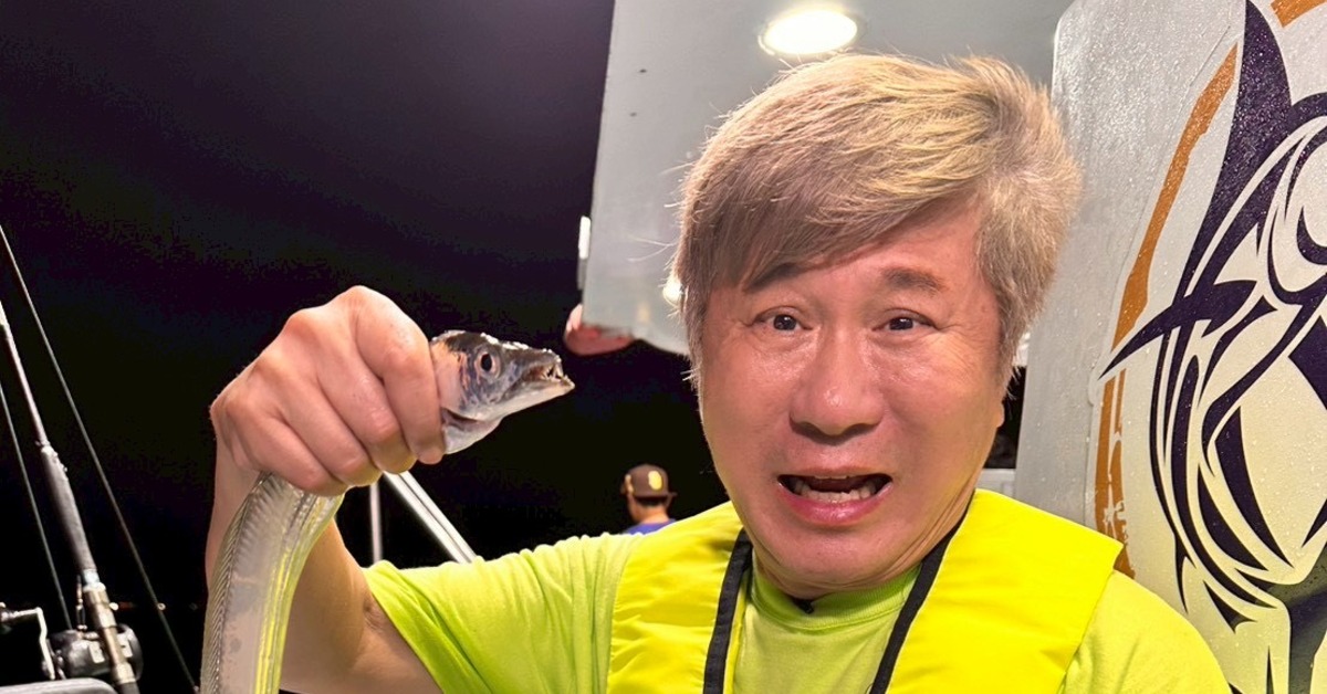 胡瓜一邊釣魚一邊主持導致暈船。（圖／下面一位提供）