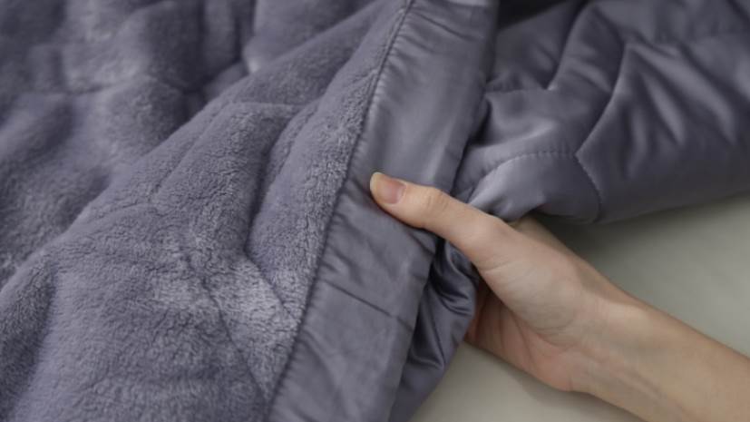 石墨烯羊駝絨超導被，成為幫助入睡與提升循環的秘密武器。（圖／業者提供）