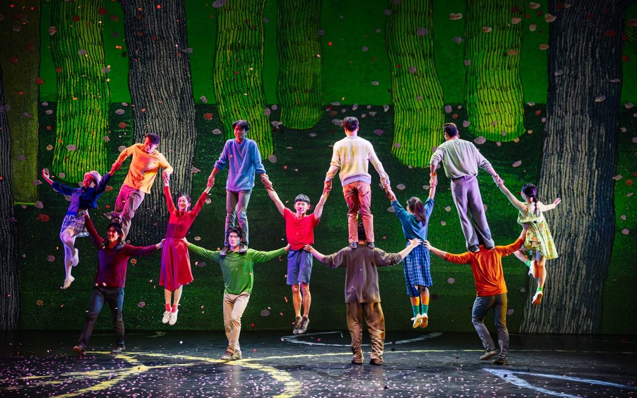 林懷民與FOCASA合作的馬戲作品《幾米男孩的100次勇敢》。（圖／FOCASA提供）