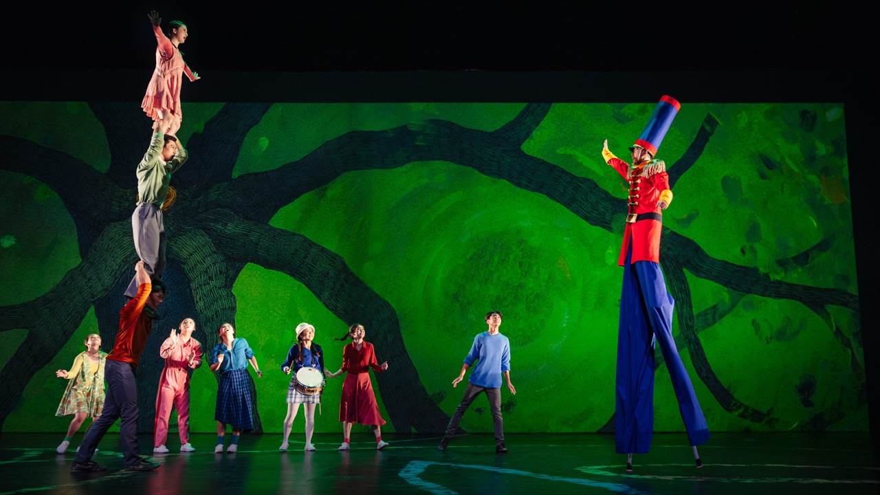 林懷民與FOCASA合作的馬戲作品《幾米男孩的一百次勇敢》。（圖／FOCASA提供）