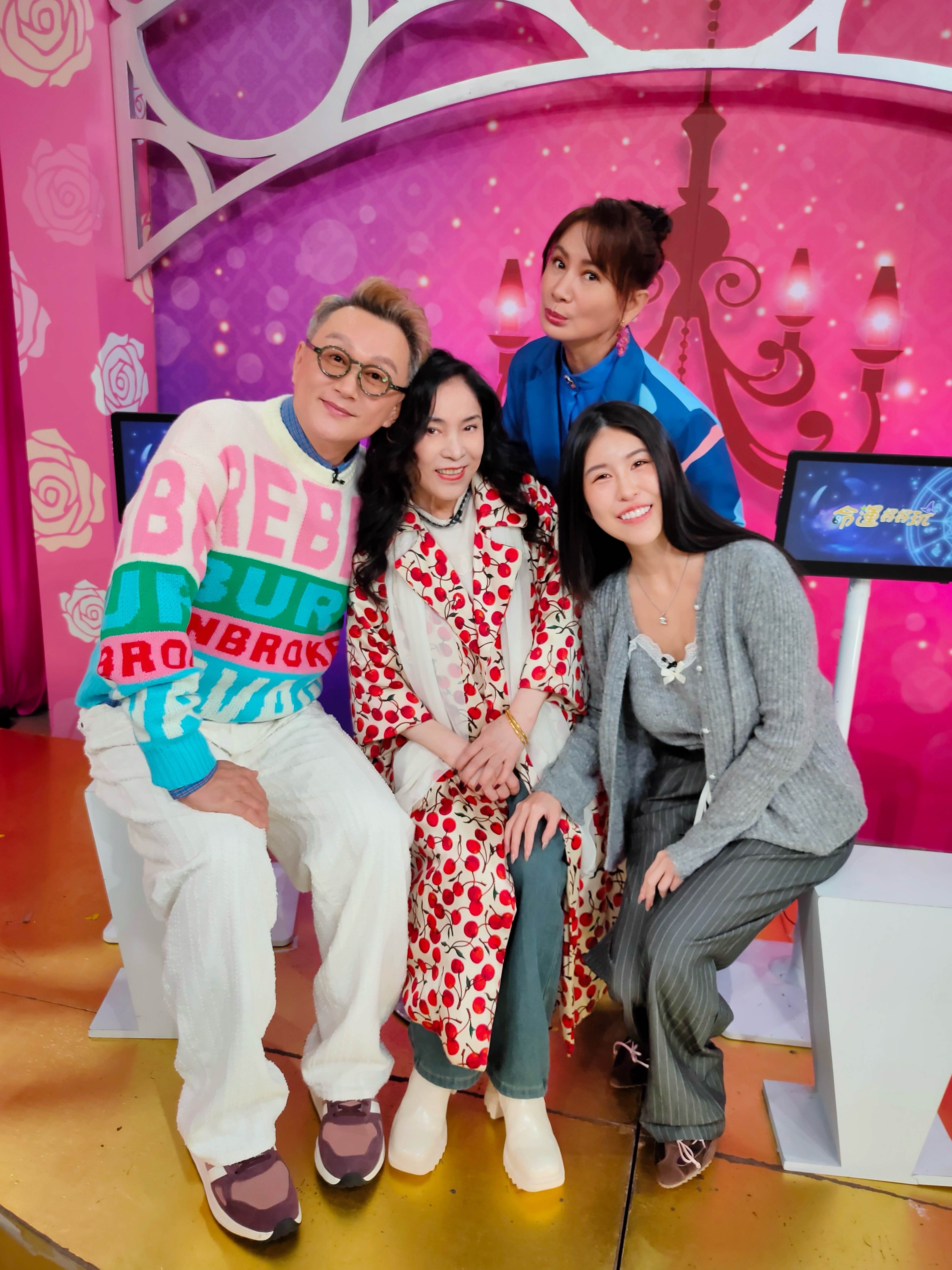 李亞萍先前陪同柔柔錄製節目，罕見公開露面。（圖／鴻凱娛樂提供）