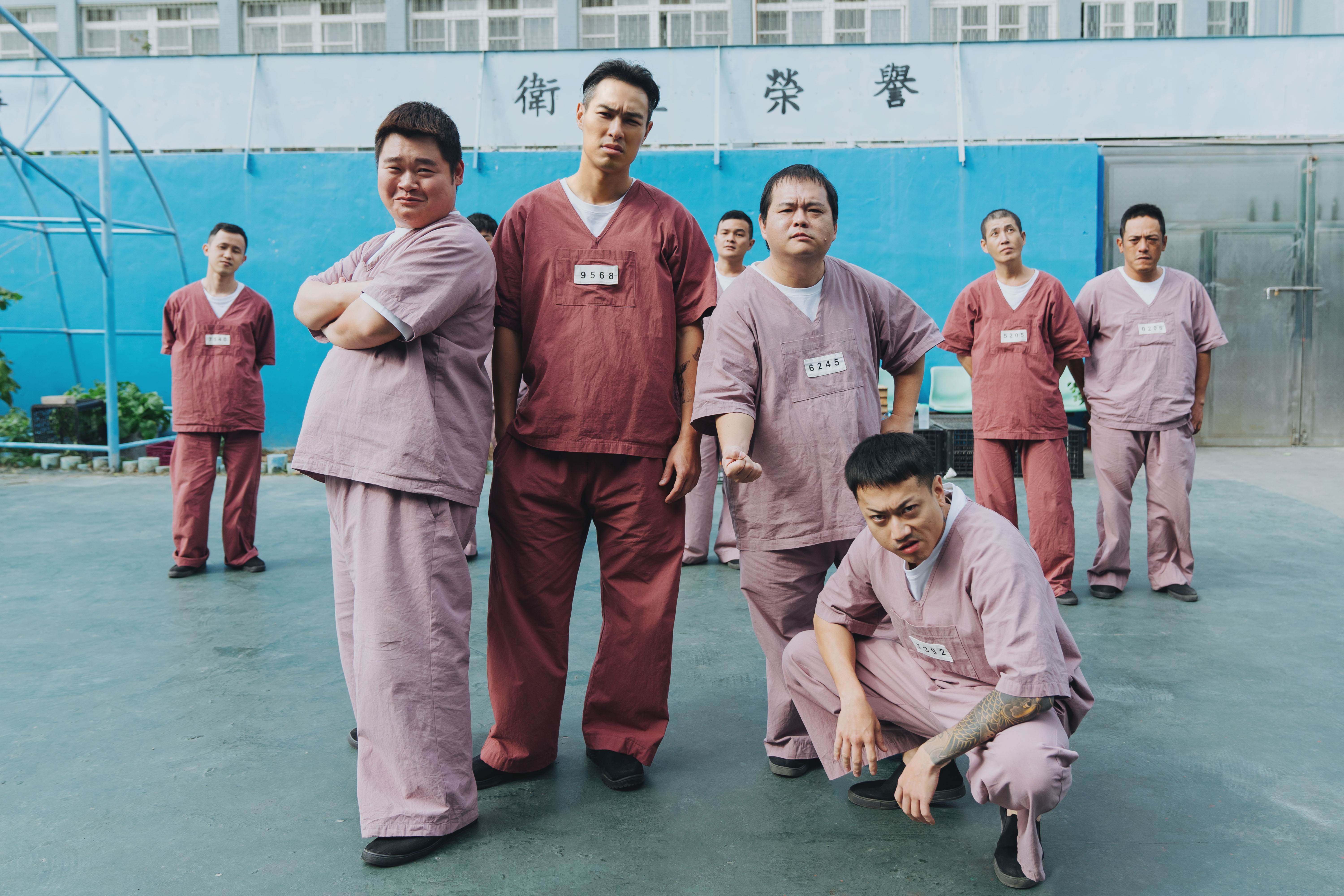 楊祐寧邪氣又可愛，黑道老大收編花木蘭侍衛團。（圖／愛奇藝國際版、壹壹影業）