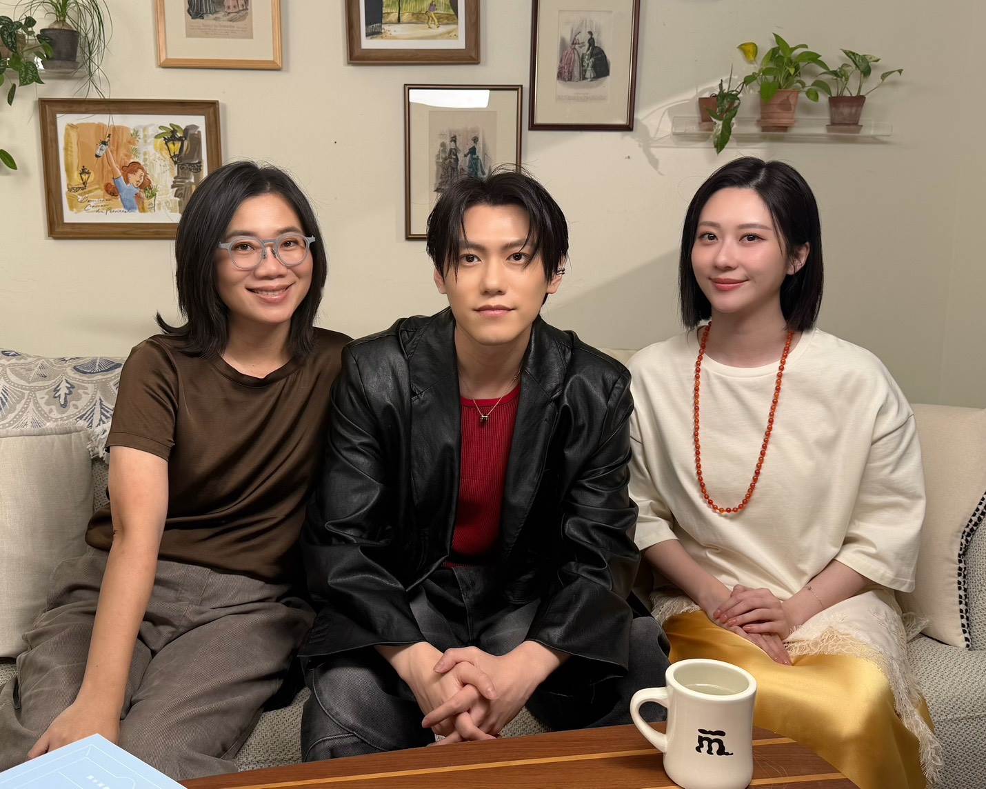 邱宇辰登上Podcast節目「好丫」暢聊。（圖／menomeno X 人類圖畫館提供）
