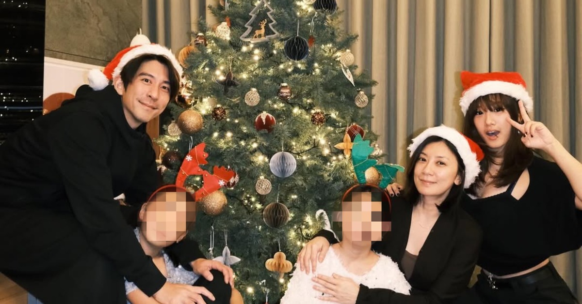 修杰楷在平安夜與家人拍下溫馨合照。（圖／翻攝自梧桐妹IG）
