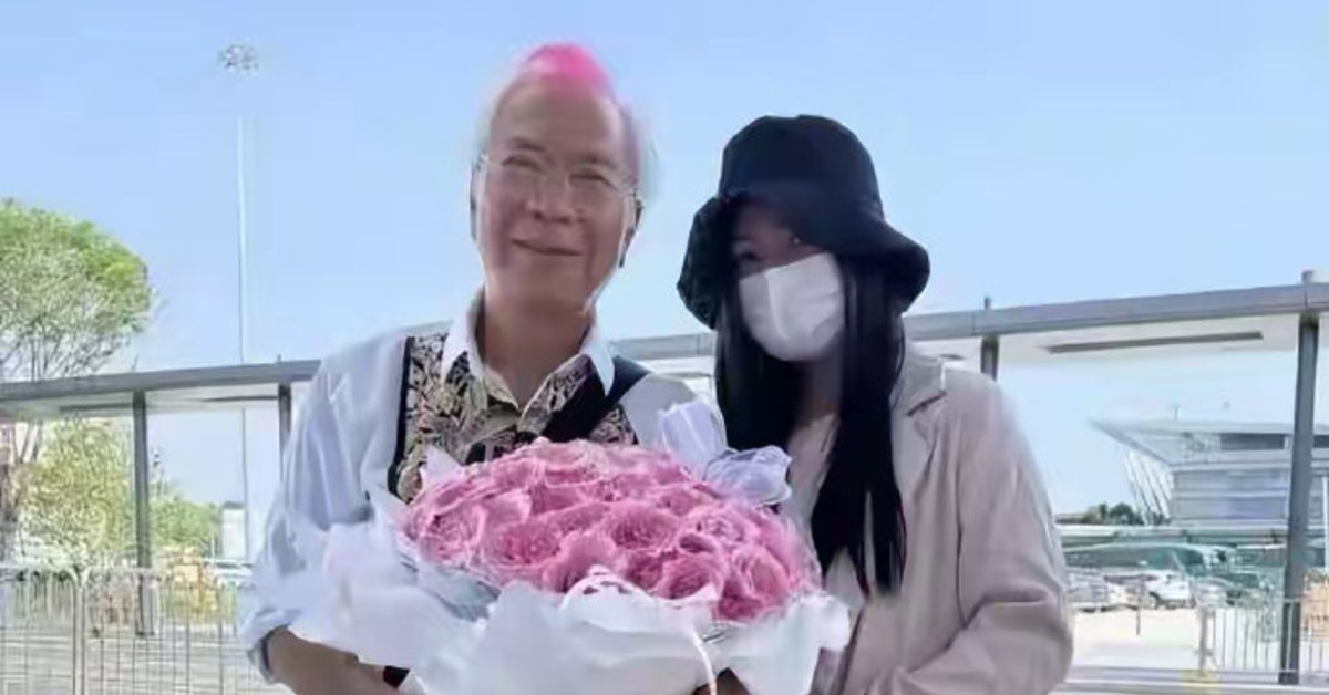 港星李龍基和小38歲女友王青霞（Chris）。（圖／翻攝自微博）