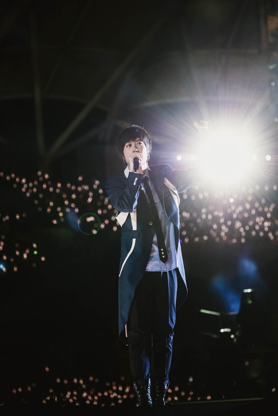 五月天阿信在安可環節，也感性表示今年發生了很多事情。（圖／相信音樂提供）