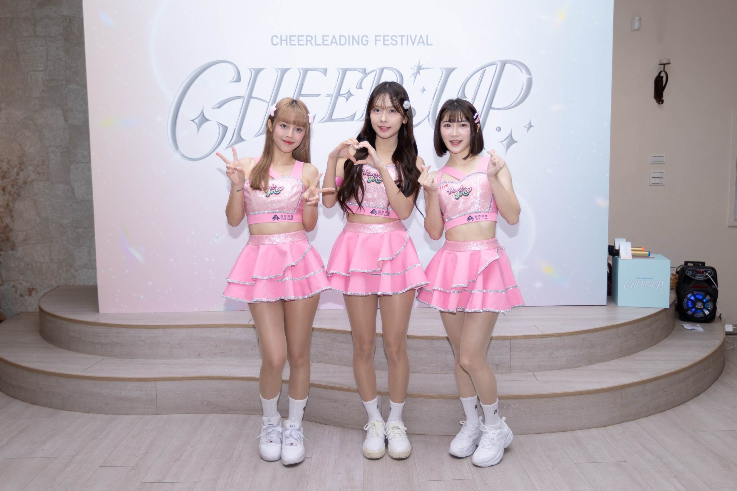 金佳垠、禹菡、詩函現身快閃活動。（圖／CHEER UP提供）