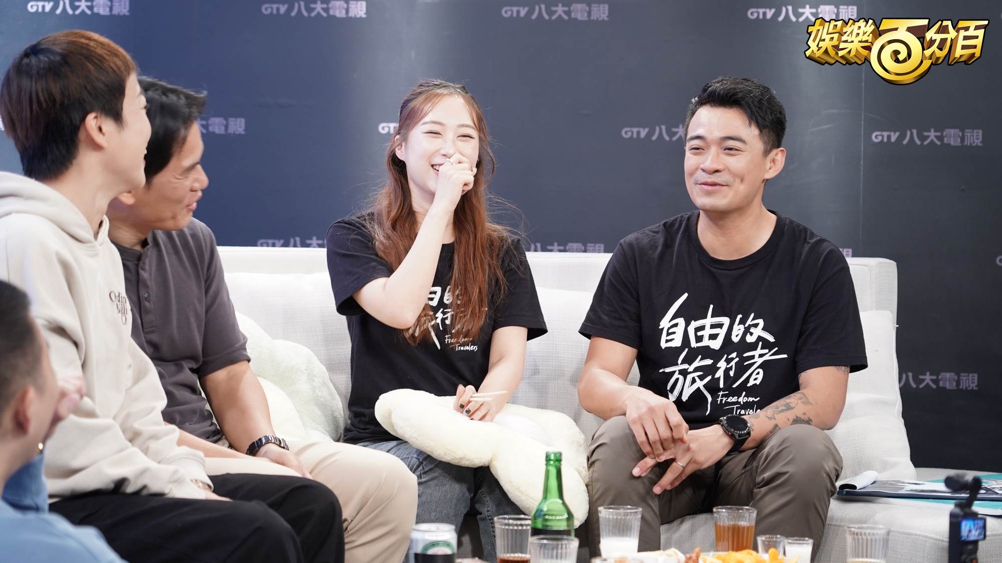 咪蕾（右二）開玩笑表示，初次見到融融不是許光漢類型，有點失望。（圖／八大提供）