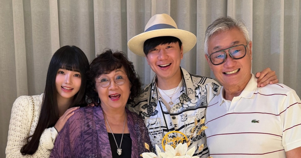林俊傑帶著女友七七一同為媽媽慶生。（圖／翻攝自林俊傑臉書）