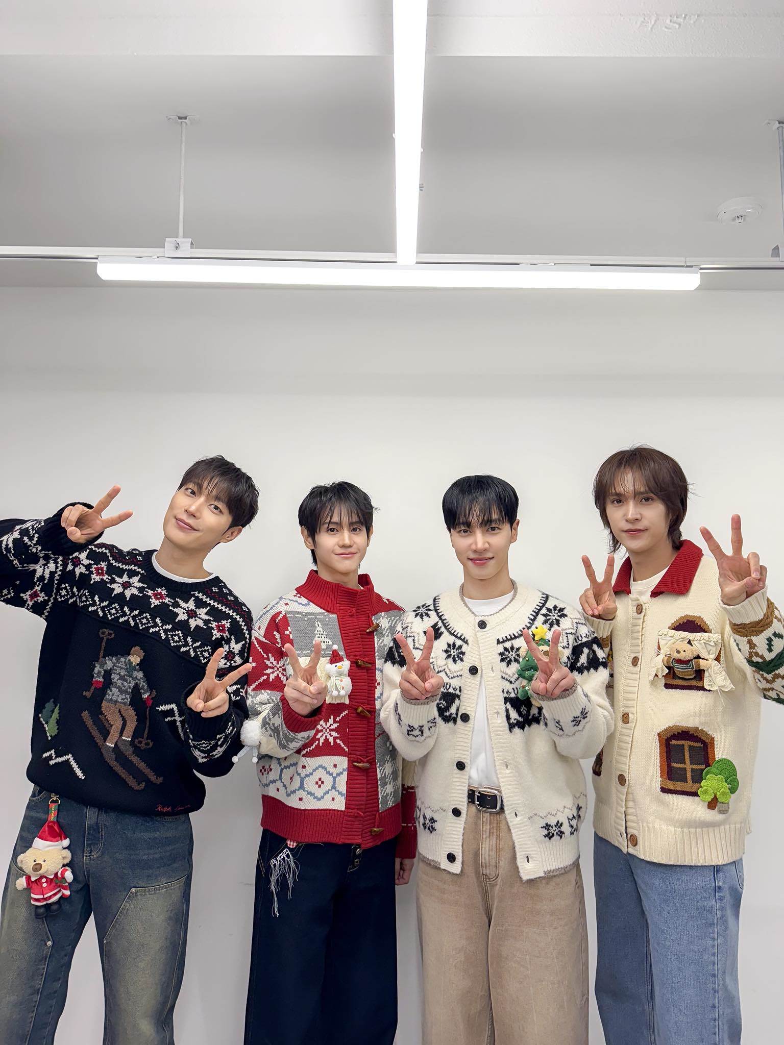 韓國男團擔任壓軸HIGHLIGHT（BEAST）。（圖／翻攝自HIGHLIGHT（BEAST）臉書）