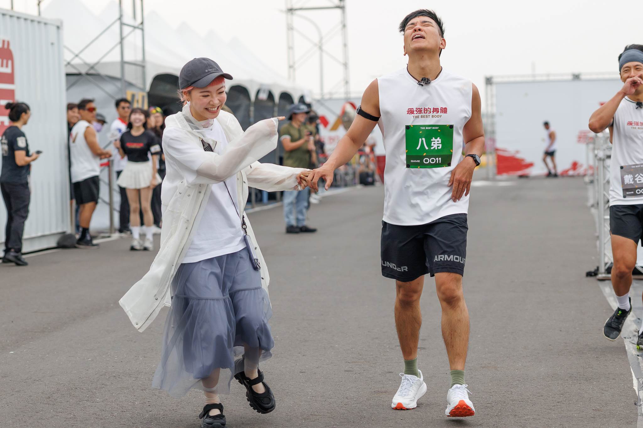 八弟蕭志瑋累到迷失方向，關鍵時刻老婆元元親自陪跑。（圖／好看娛樂提供）