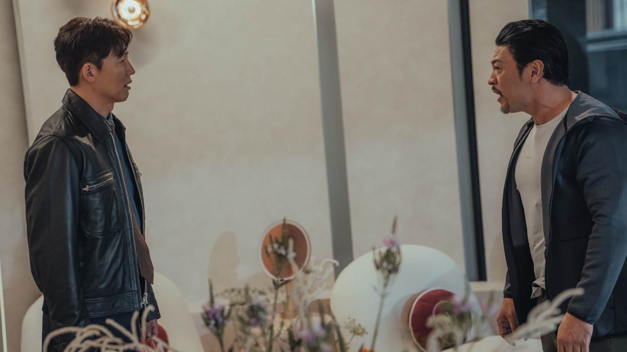 《整形過後》夢多（右）預告將與李廷鎮（左）有激烈動作戲，掀起「日韓大戰」。（圖／六魚文創提供）