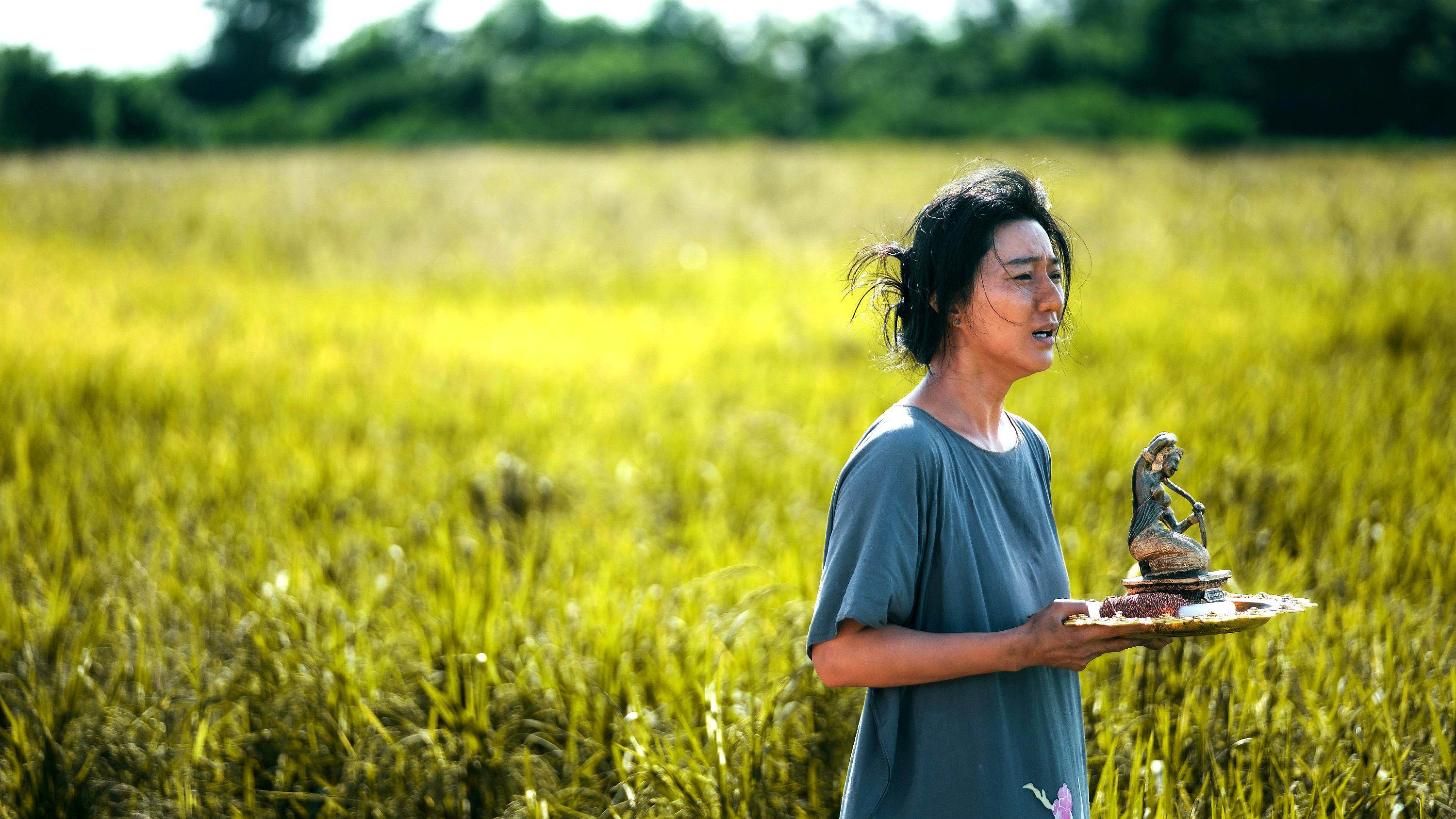 為《地母》「洗盡鉛華」的范冰冰，突破性的演出博得國際媒體「影后級巔峰演出」的讚譽。（圖／海鵬影業）