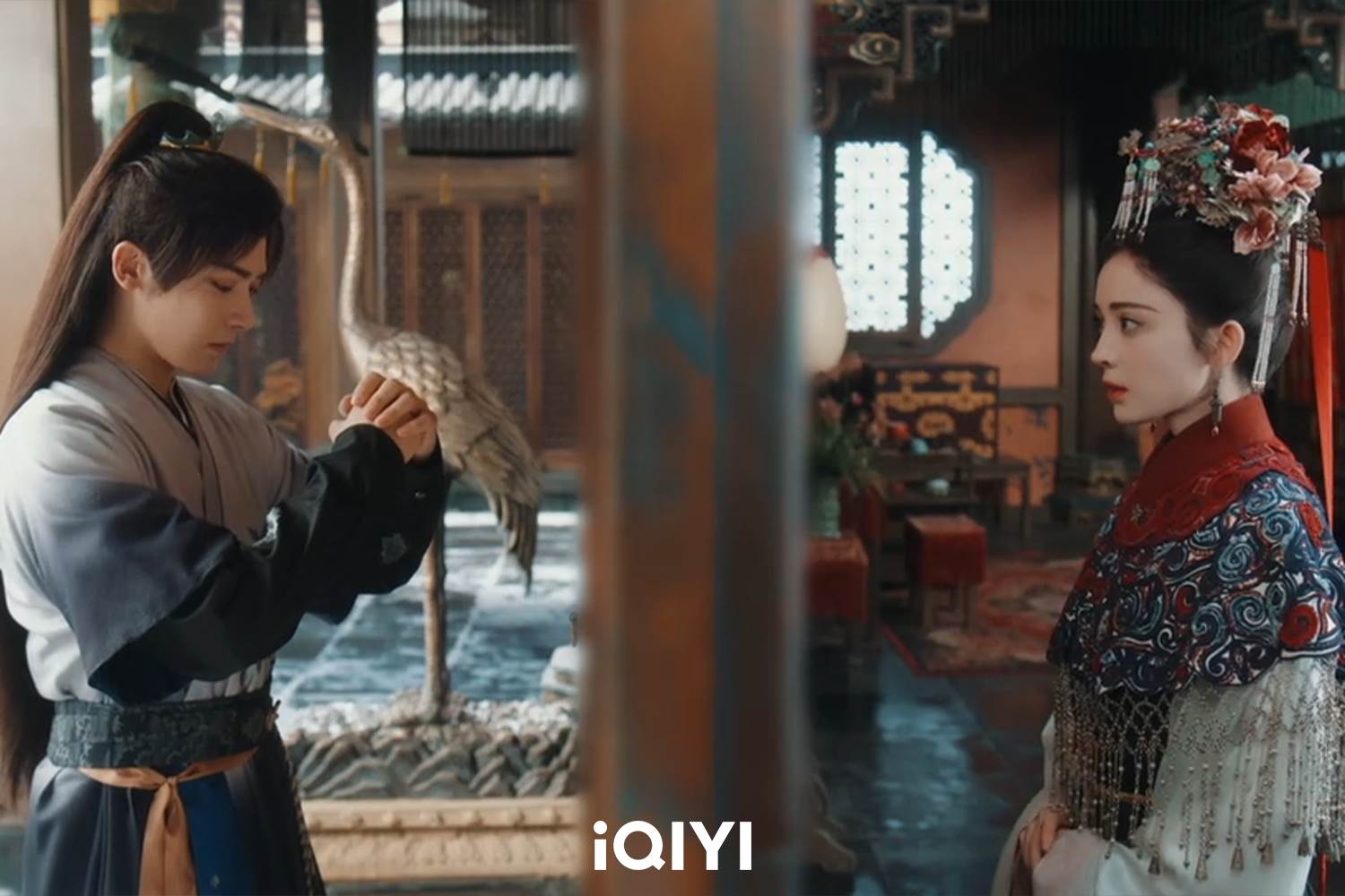 侯明昊（左）與古力娜扎愛情逐漸發芽。（圖／iQIYI愛奇藝國際版提供）