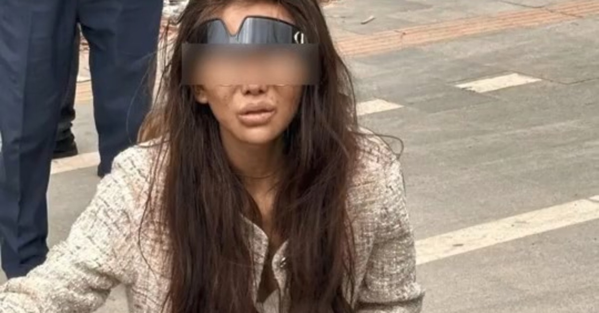 一名擁有2.4萬粉絲的網紅流落柬埔寨街頭。（圖／翻攝自時速新聞微博）