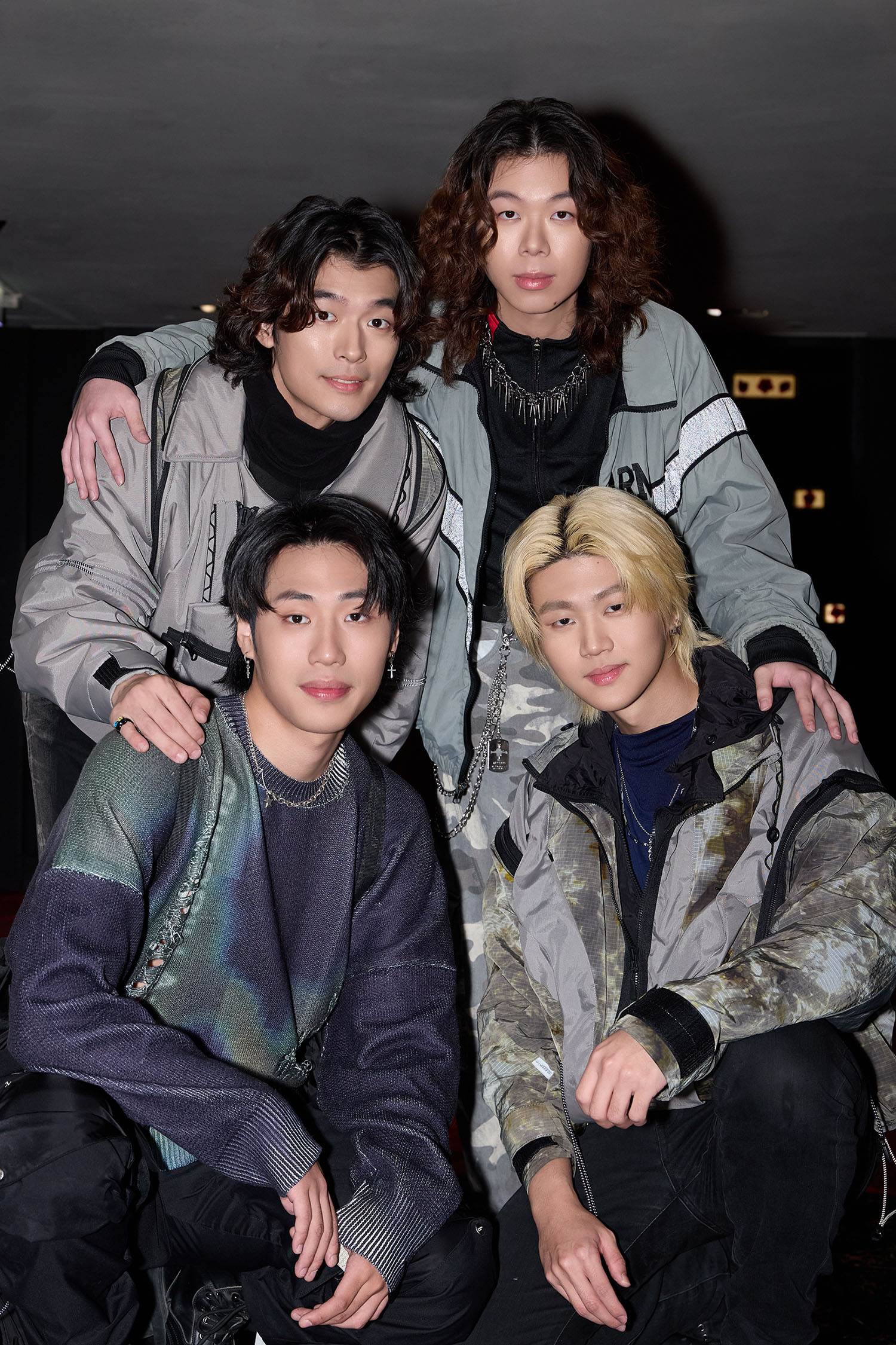 貝斯手漢堡（左前起）、吉他手小葵、主唱FAMA、鼓手大寶談公司<a href='https://star.ebc.net.tw/search/tags/禁愛令/' target='_blank'>禁愛令</a>。（圖／迷音樂提供）