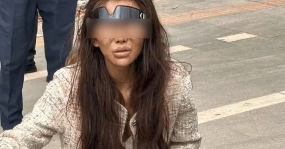 擁有2.4萬粉絲的吳姓網紅流落柬埔寨街頭。（圖／翻攝自時速新聞微博）