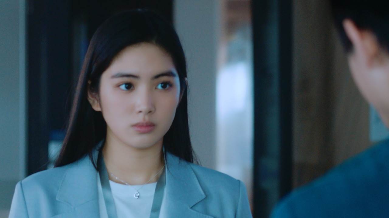 雷嘉汭在劇中飾演酷妹實習生。（圖／樂波時代提供）