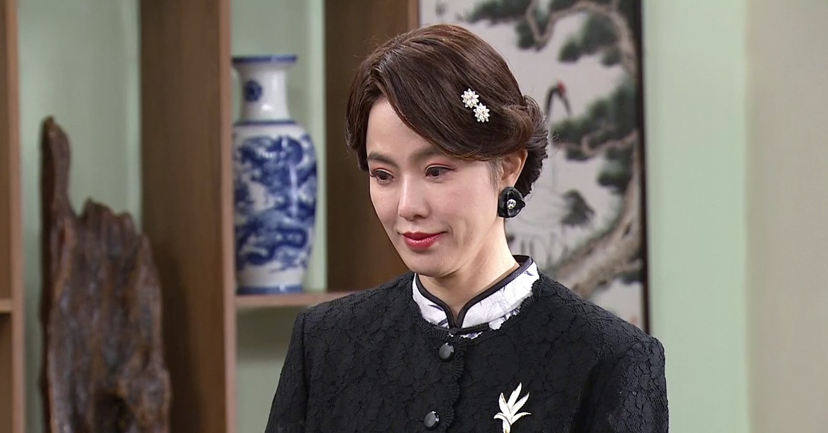 黃瑄拍攝低聲下氣陪笑的戲碼時，心境回到初入戲劇圈的那段日子。（圖／台視提供）