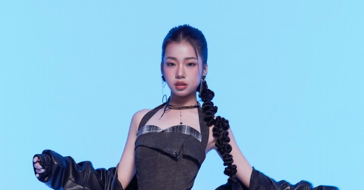 SINBY欣菲高唱〈Dream My Dream〉。（圖／品婕娛樂提供）