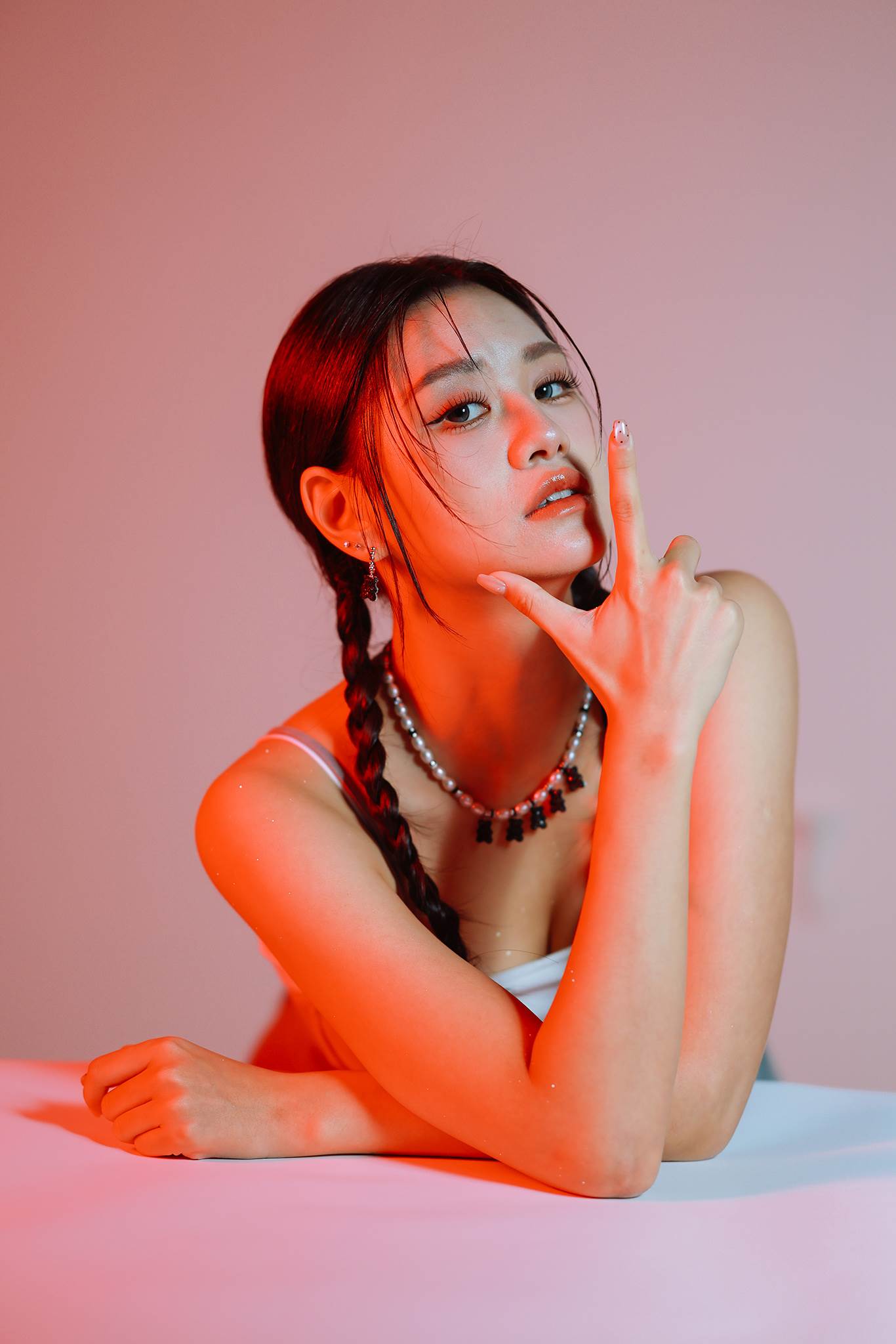 林沁經過超過半年的密集訓練與淬煉，如今也正式以本名踏上歌壇。（圖／首湛創意提供）