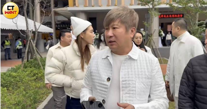 綜藝大哥胡瓜特別攜愛妻丁柔安與女兒小禎一家3口現身致意。（圖／CTWANT）