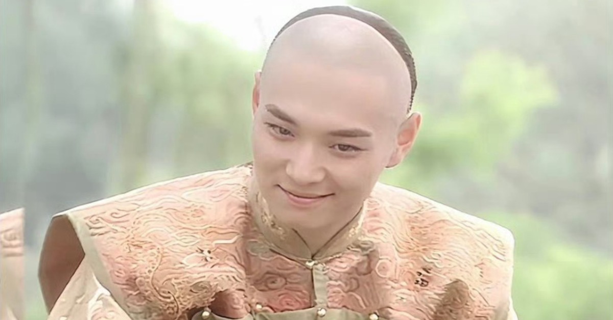 曾飾演年經版「四爺」的大陸演員趙鴻飛自2010年代起逐漸淡出娛樂圈，近年來下落不明。（圖／翻攝自微博@好運妮妮）