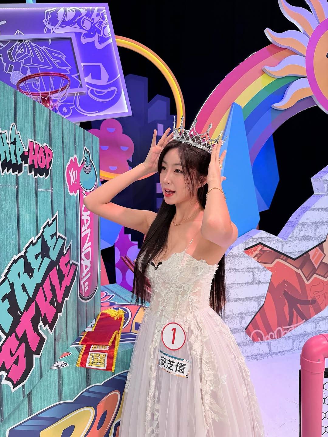 安芝儇為節目穿婚紗亮相。（圖／翻攝自安芝儇Instagram）