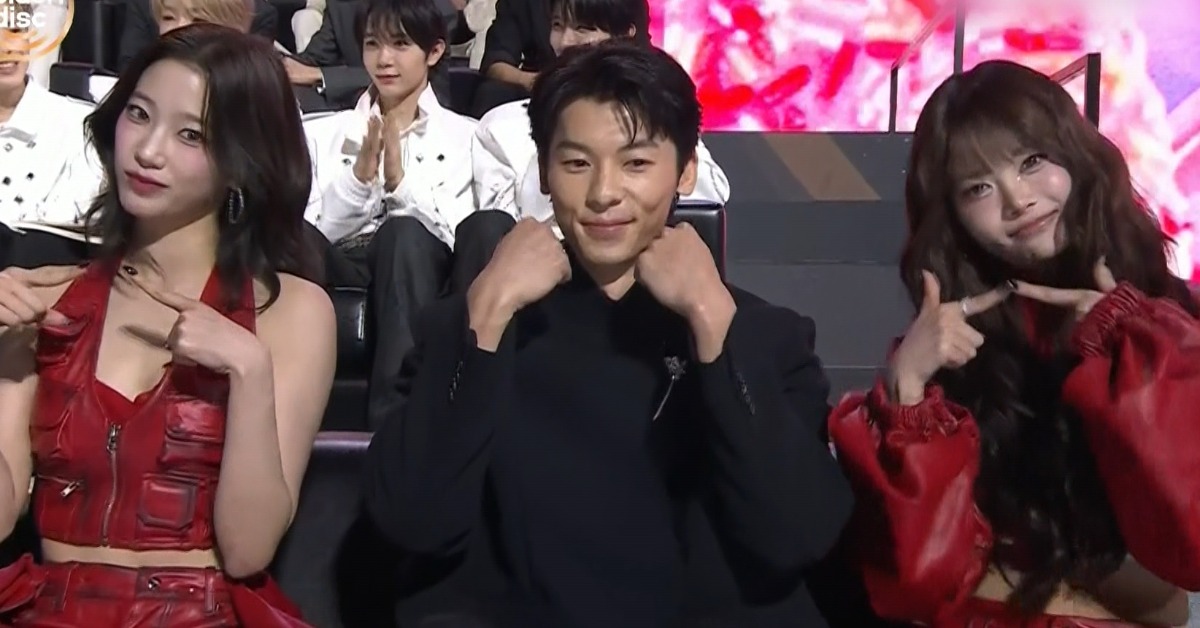 南韓音樂頒獎典禮這回移師台灣舉辦，不只多組韓團明星登台，台灣男神許光漢也成為全場焦點。（圖／Disney+提供）