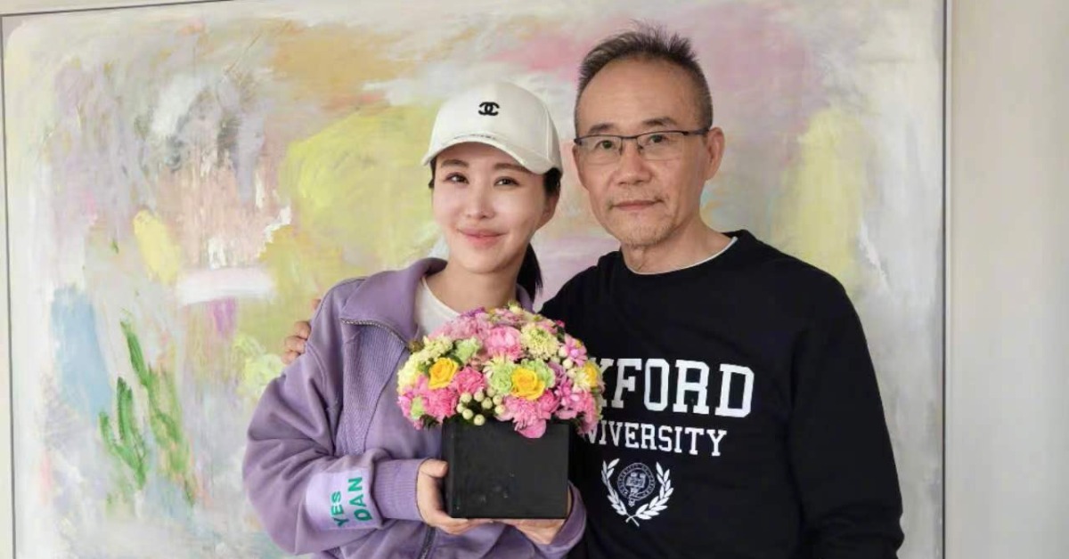 田朴珺與大30歲富商王石結婚多年。（圖／翻攝自田朴珺微博）