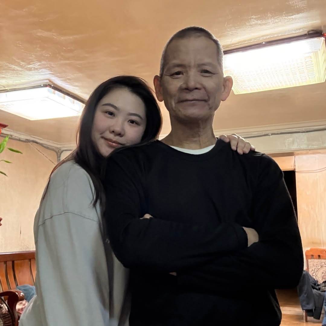 Debbie與父親感情深厚，經常在社群分享與家人的日常生活照片、影片。（圖／翻攝自IG hyppa89）