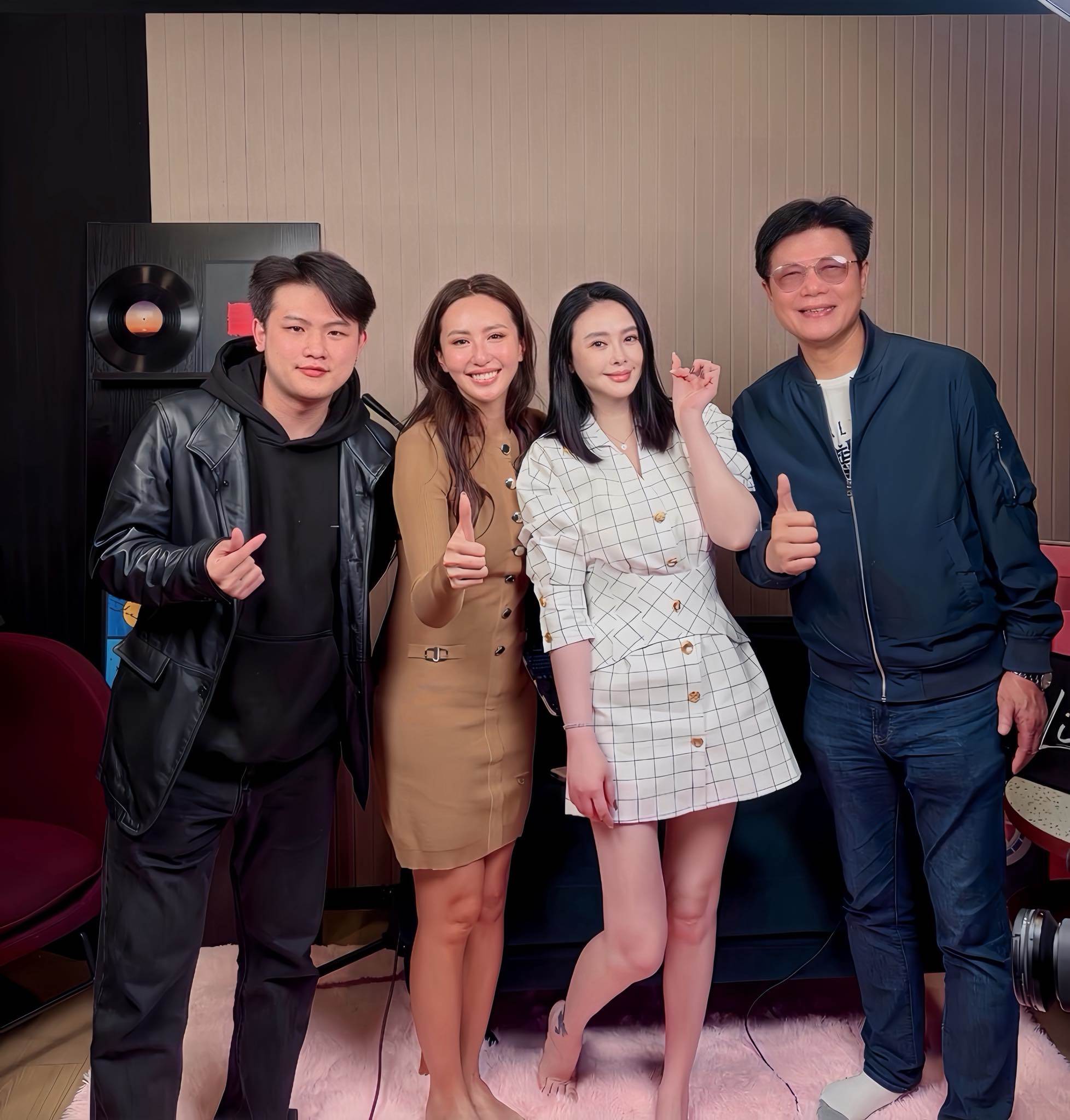 梁軒安陪同老婆蕭淑慎錄製薔薔節目。（圖／翻攝自梁軒安臉書）