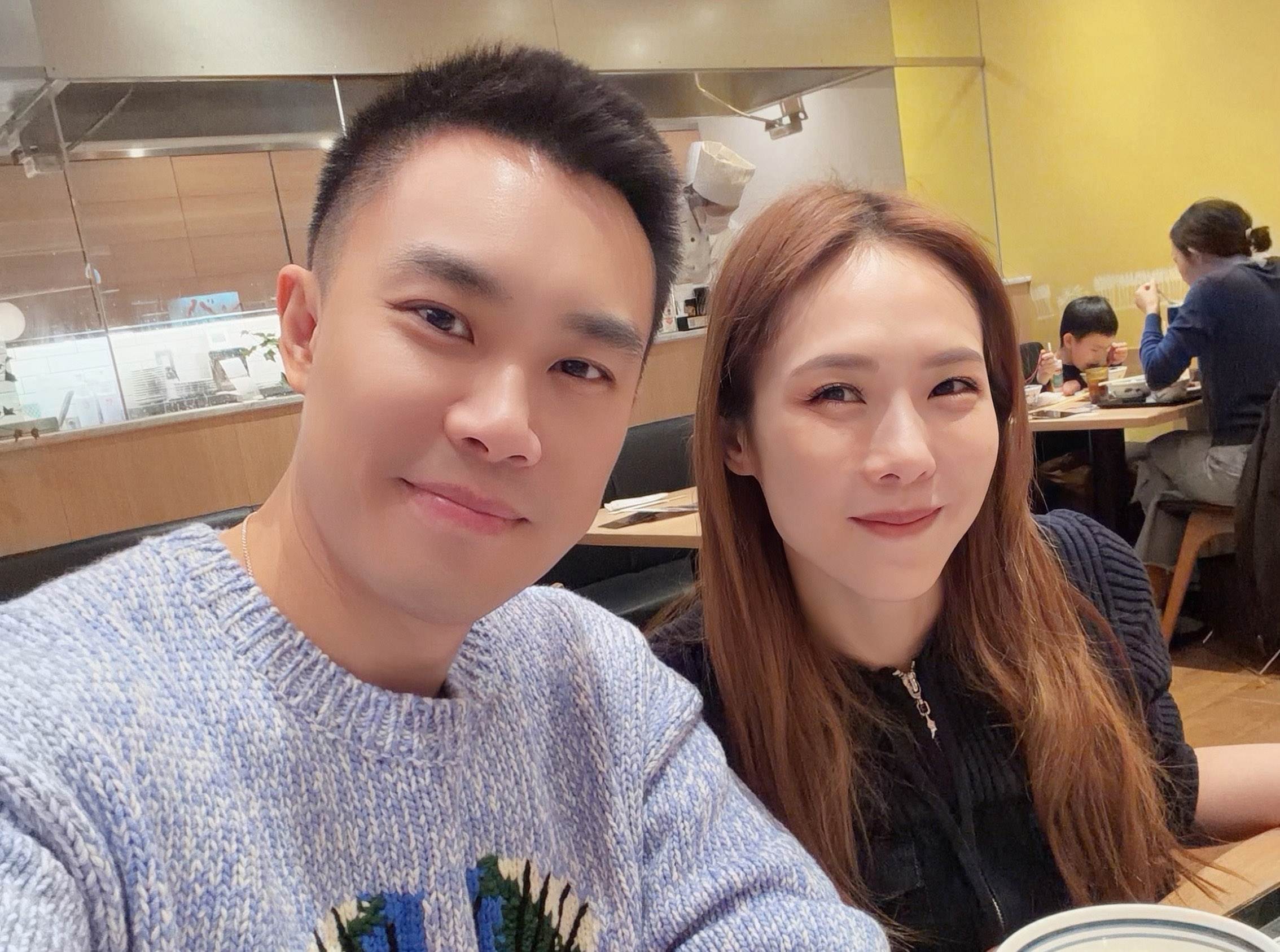 吳申梅陪<a href='https://star.ebc.net.tw/search/tags/老公/' target='_blank'>老公</a>赴日出差。（圖／喜上梅梢娛樂提供）