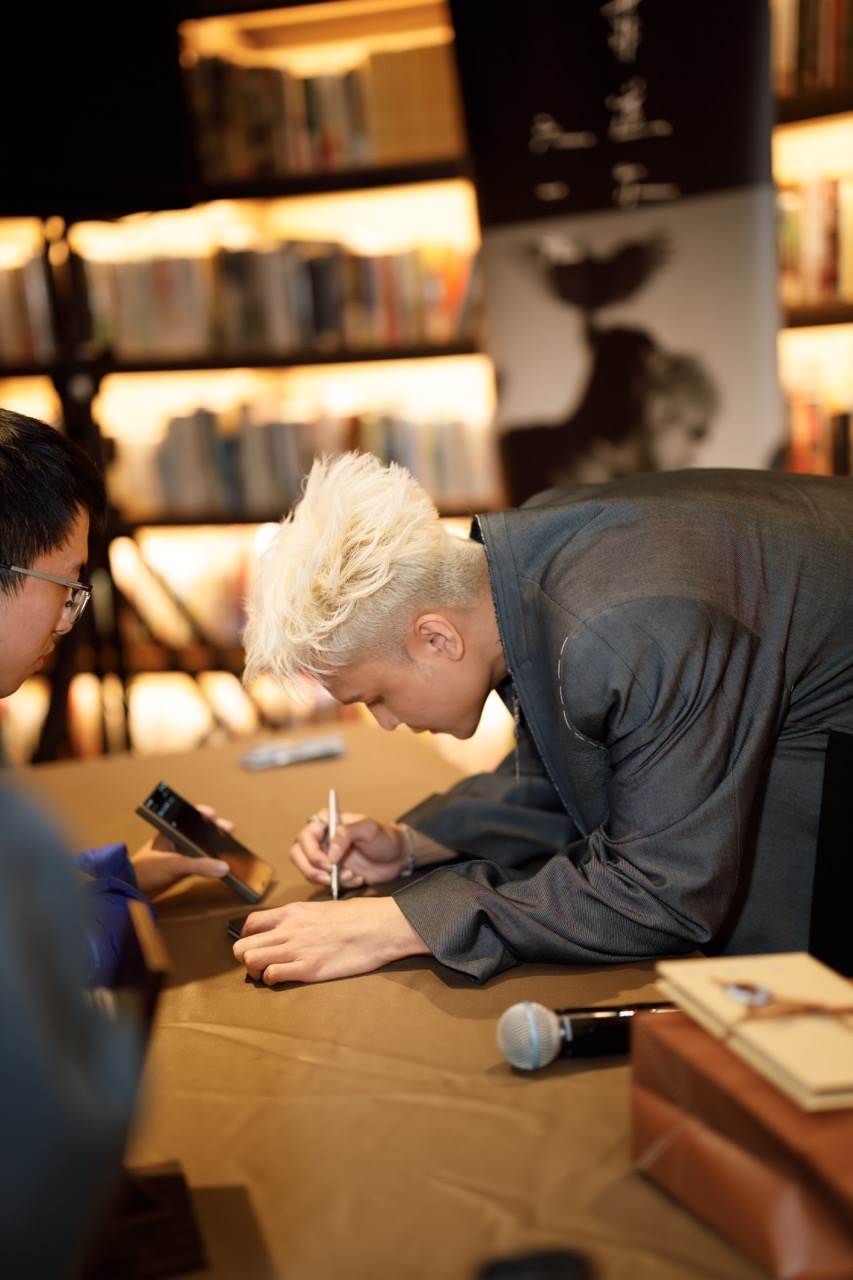 菲道爾珍惜每一次與歌迷們的互動機會。（圖／群石國際提供）