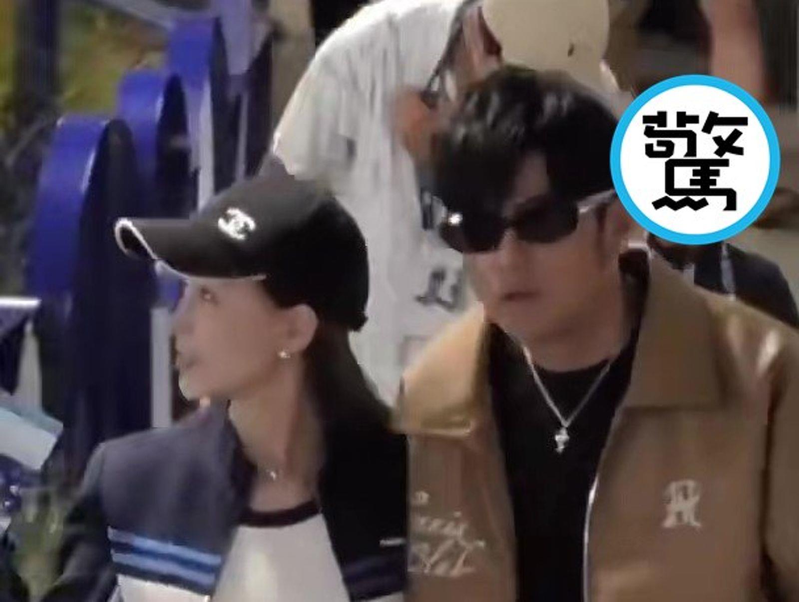 昆凌陪周杰倫走進澳網球場，兒子Romeo在爸媽身後。（圖／翻攝畫面）