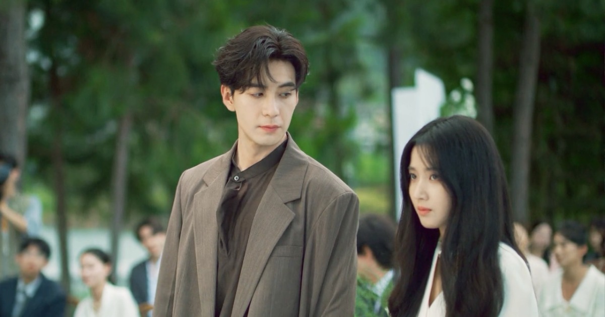 陳星旭（左）帶著盧昱曉（右）手撕渣男。（圖／iQIYI愛奇藝國際版提供）