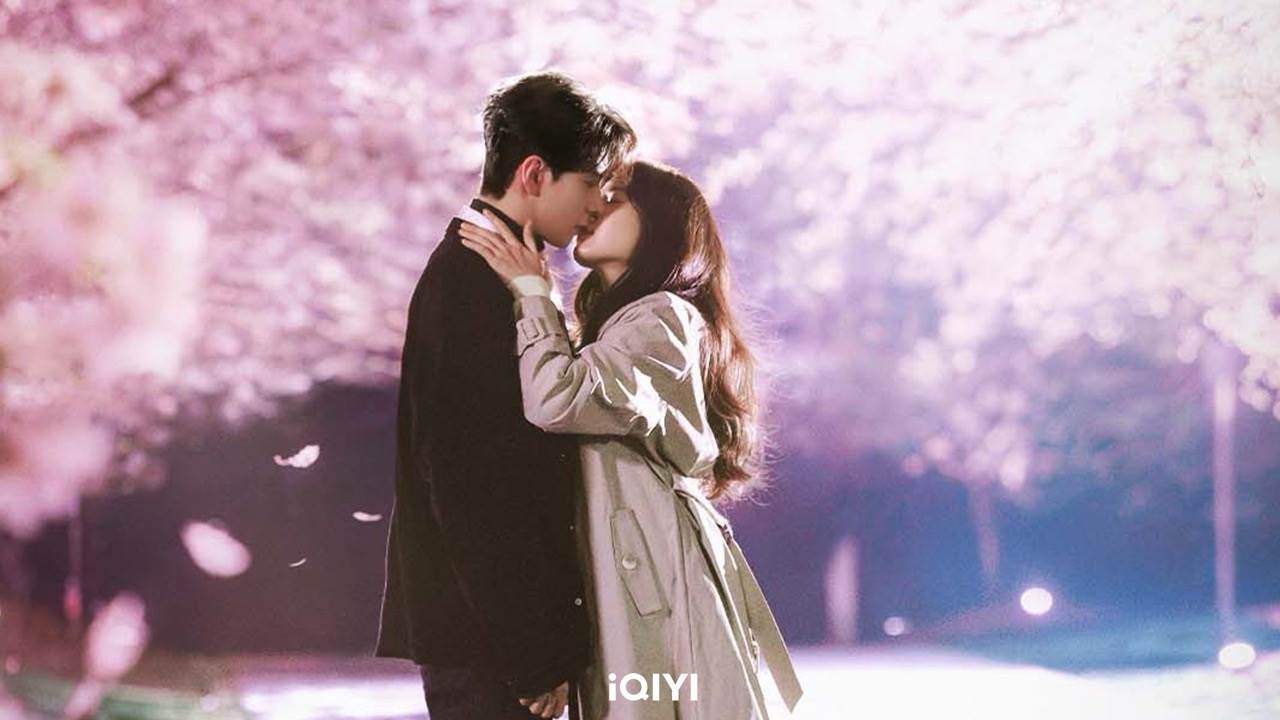 陳星旭、盧昱曉最愛落櫻吻。（圖／iQIYI愛奇藝國際版提供）