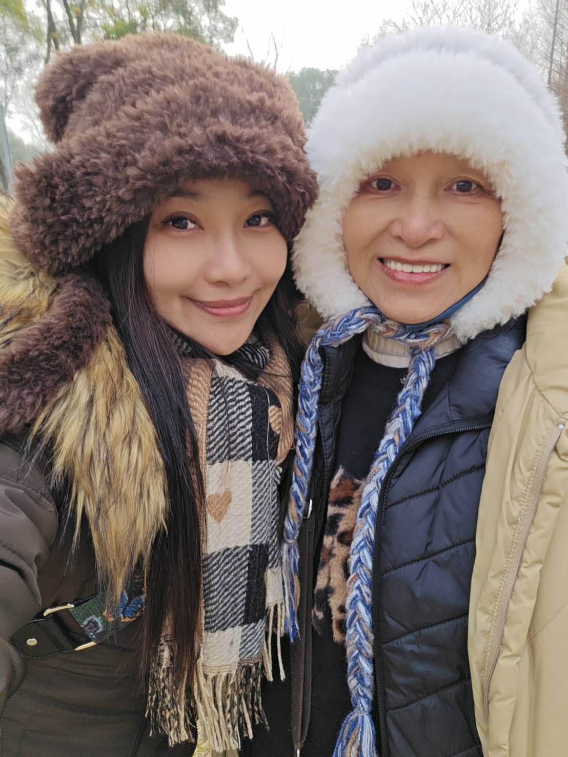 紫君帶著媽媽展開一趟煙雨江南五日遊。（圖／欣代唱片x紫君提供）