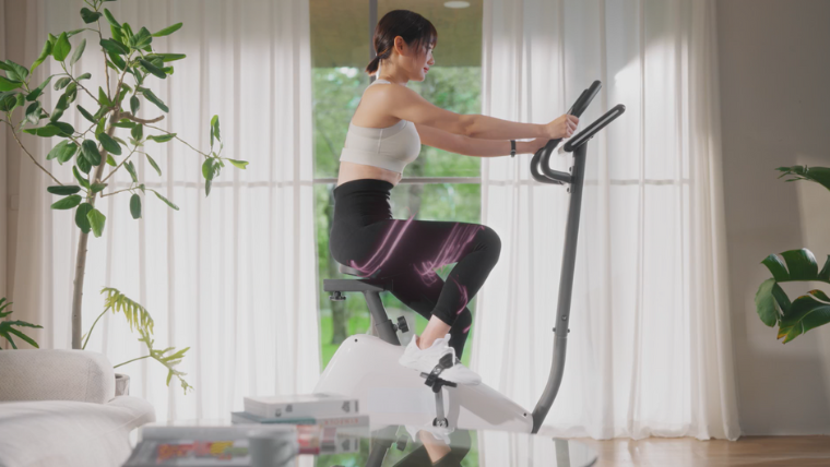 穿上「<a href='https://star.ebc.net.tw/search/tags/PP塑崩打卡褲/' target='_blank'>PP塑崩打卡褲</a>」運動，由內向外產生「持續生熱效益」和「熱循環效益」，讓身體就像一台暖氣機持續運作，可以保暖、排濕，讓下半身更舒適。（圖／PP石墨烯提供）