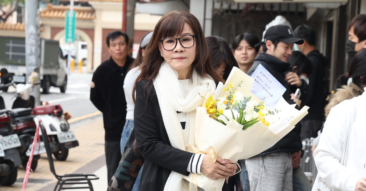 龍千玉現身靈堂哀悼曹西平。（圖／東森娛樂）