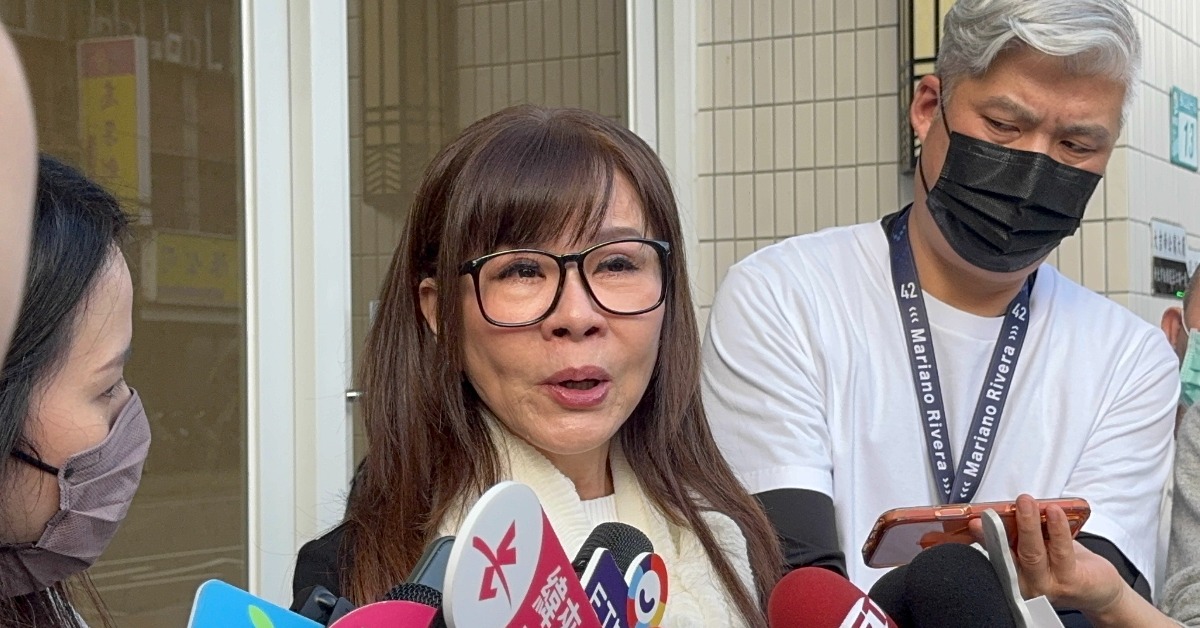 龍千玉現身靈堂哀悼曹西平。（圖／東森娛樂）