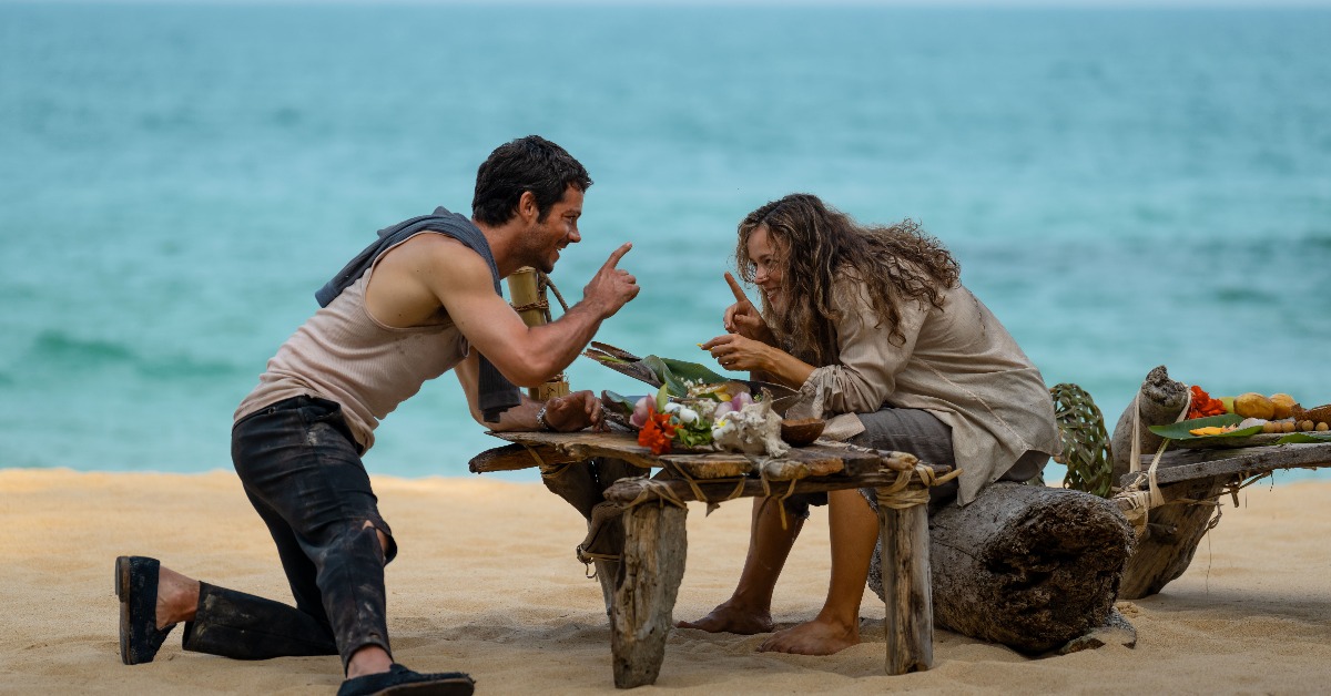 瑞秋麥亞當斯和狄倫歐布萊恩連手，《荒島囚救》大玩社畜逆襲。（圖／二十世紀影業）